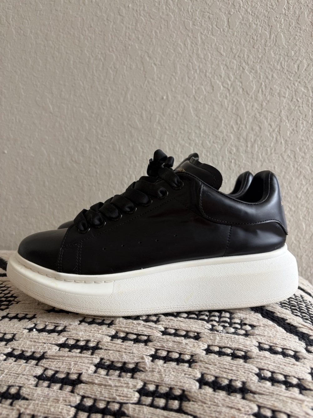 Alexander McQueen Black Leather Sneakers with White Platform Sole - Picture 3 of 9